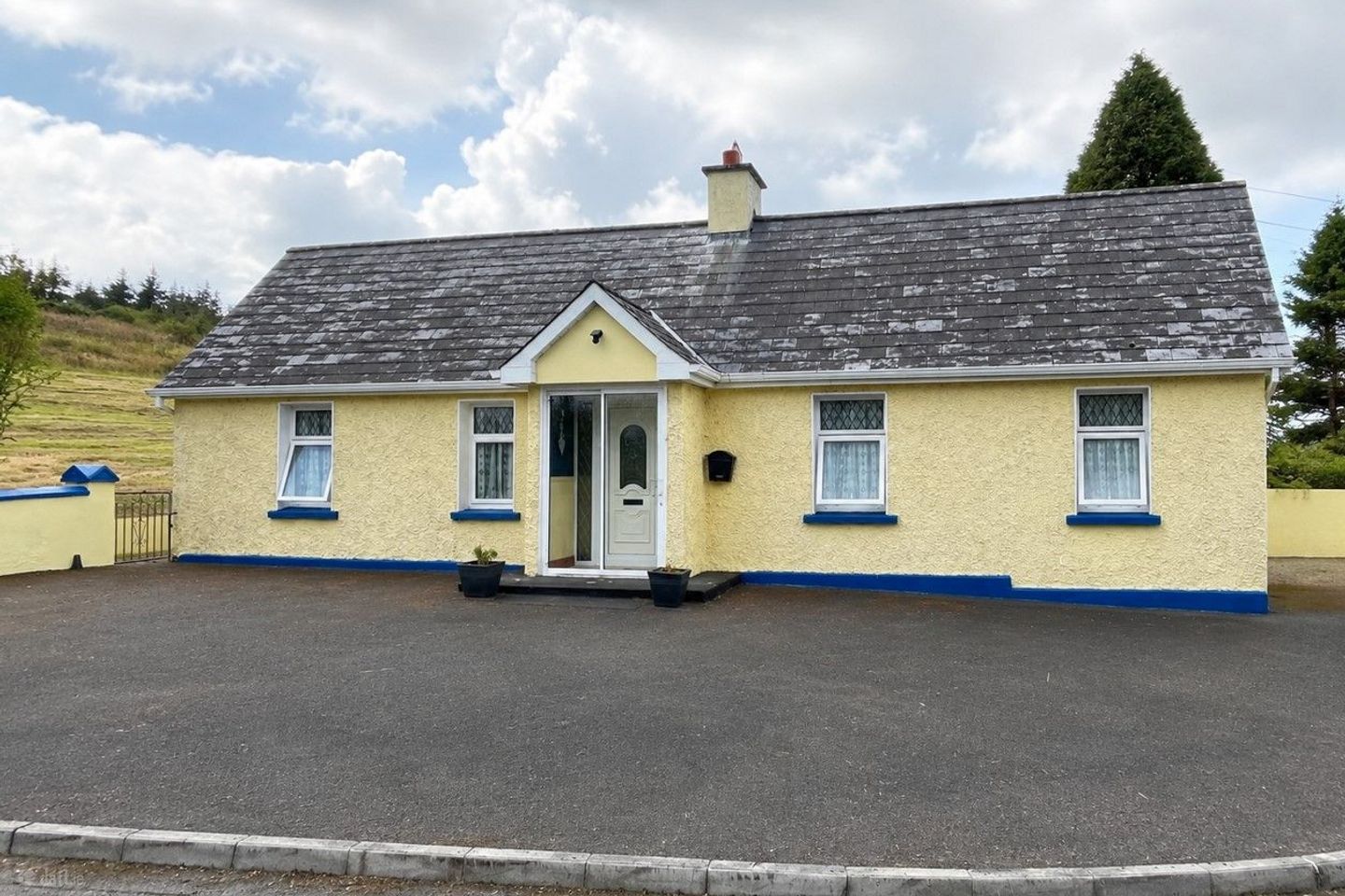 Lough Bo Crossroads, Riverstown, Co. Sligo, F52XF79