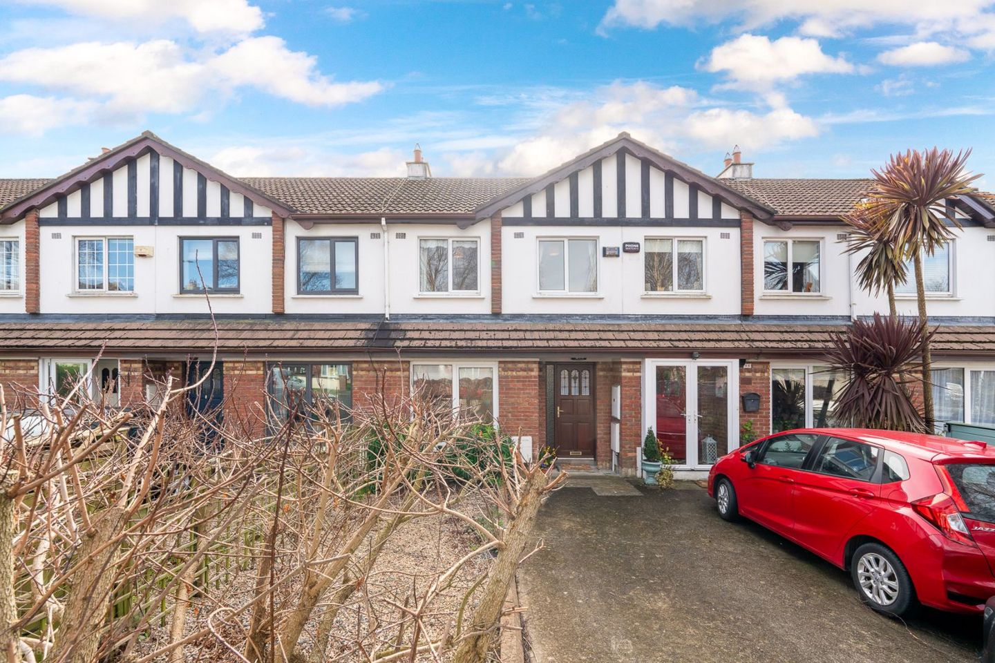 Connawood Lawn, Old Connawood, Bray