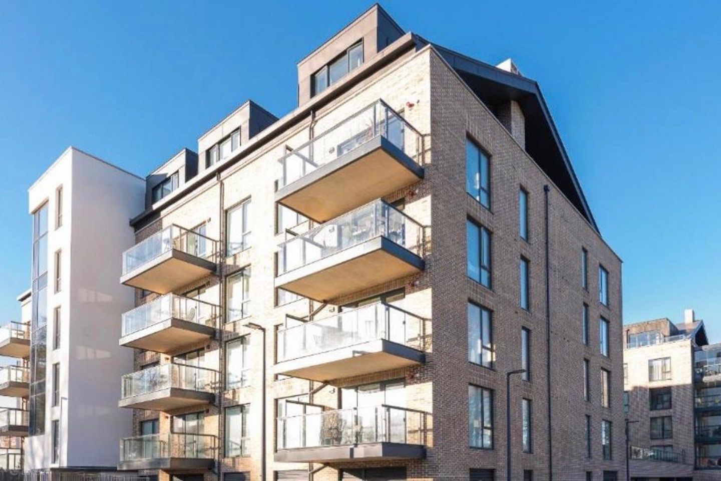 Glencairn, Dublin 18, Leopardstown, Dublin 18