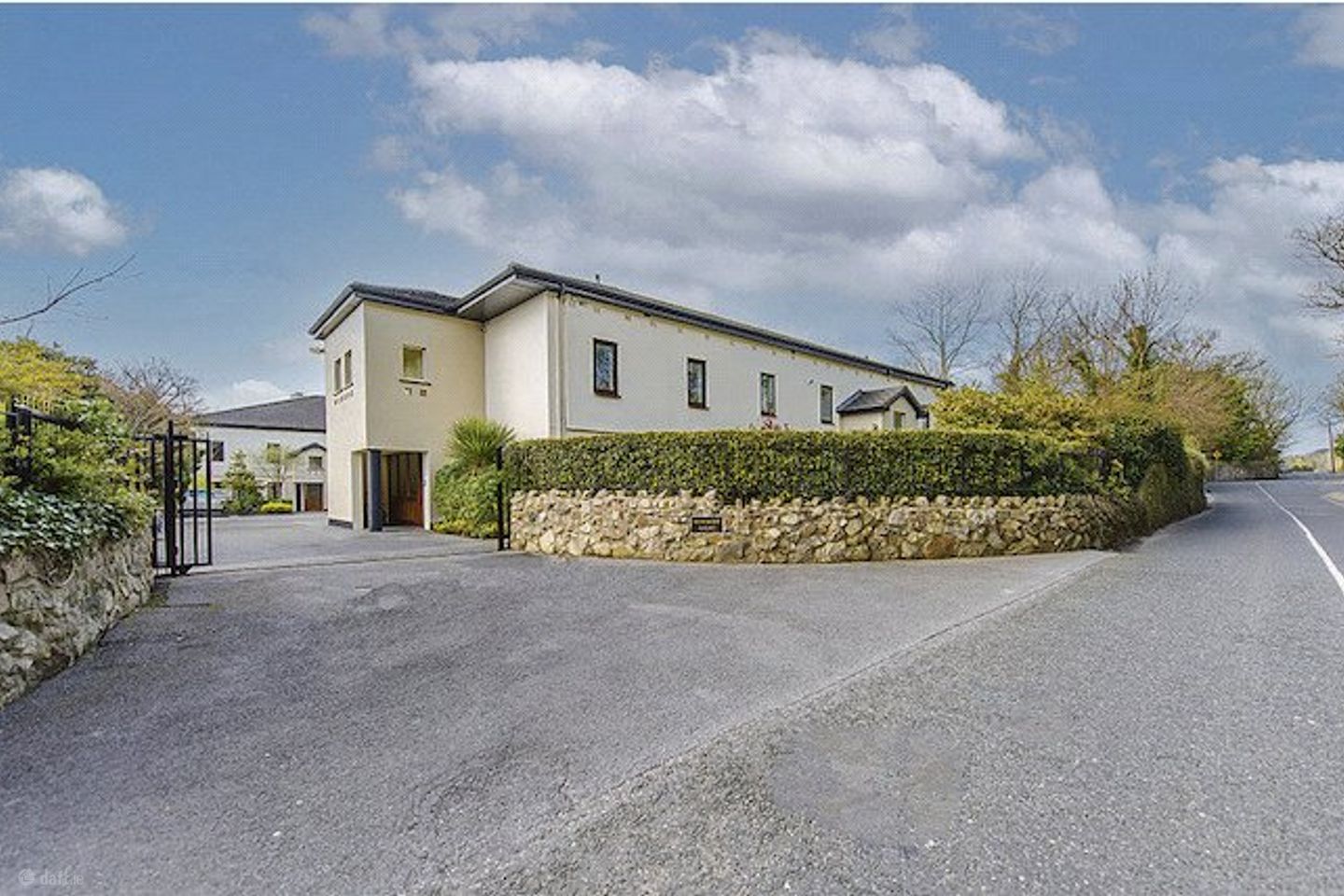 10 Suncroft Court, Taylors Hill Road, Galway City, H91X0F9