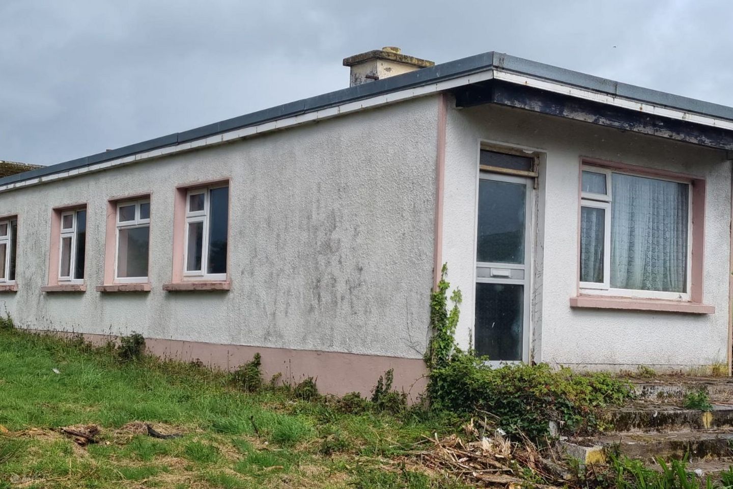Ballinasare, Annascaul, Dingle, Co. Kerry, V92W652