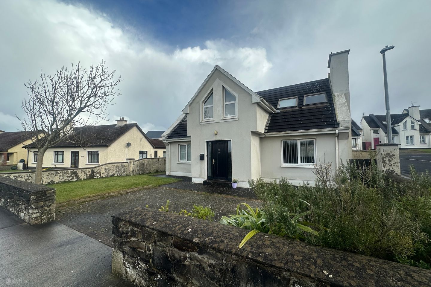 24 White Crest, Pier Road, Enniscrone, Co Sligo, F26 N2W1