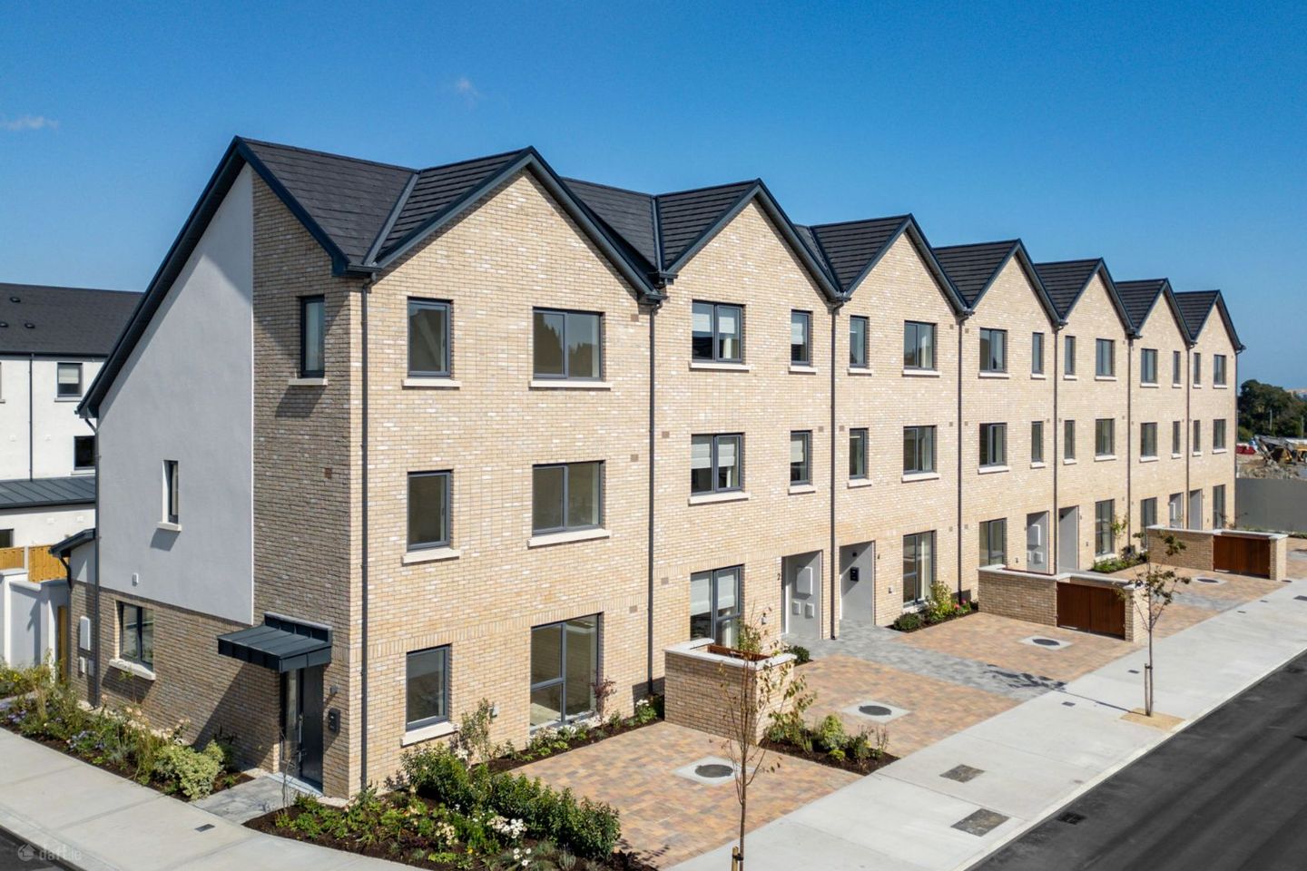 4 Bed End of Terrace House, Dolmen Lane , Brennanstown, Brennanstown