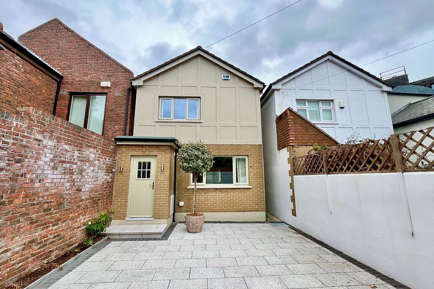 Raglan Lane, Ballsbridge , Dublin 4
