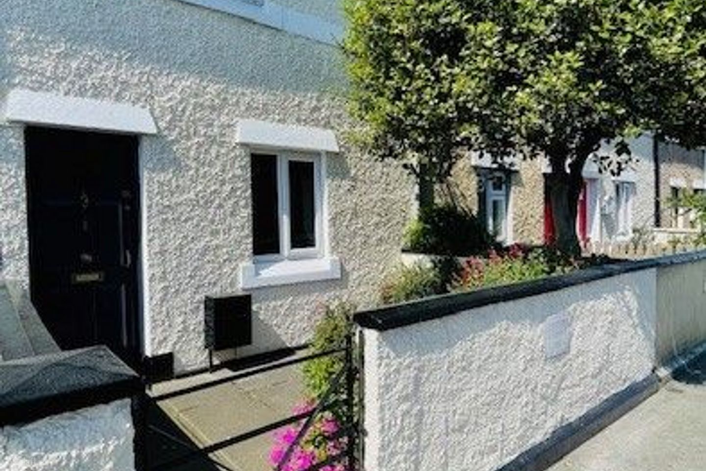 Shambles, 32 East Wall Road, Fairview, Dublin 3