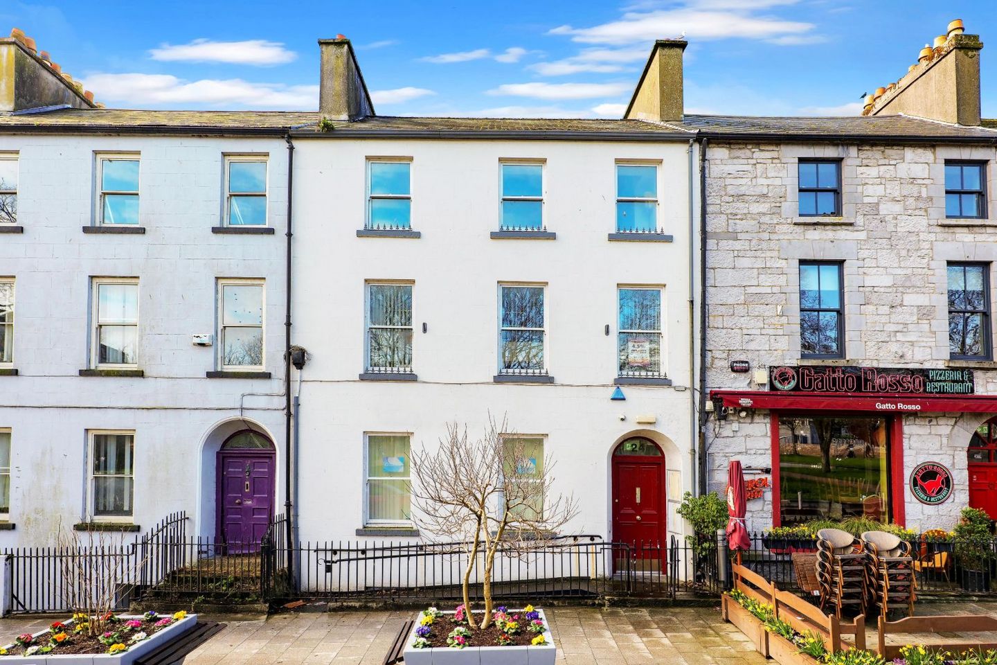 24 Eyre Square, Galway City Centre