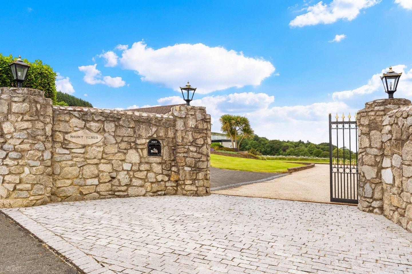 Mount Venus, Killakee Road, Rathfarnham, Dublin 16, D16N765