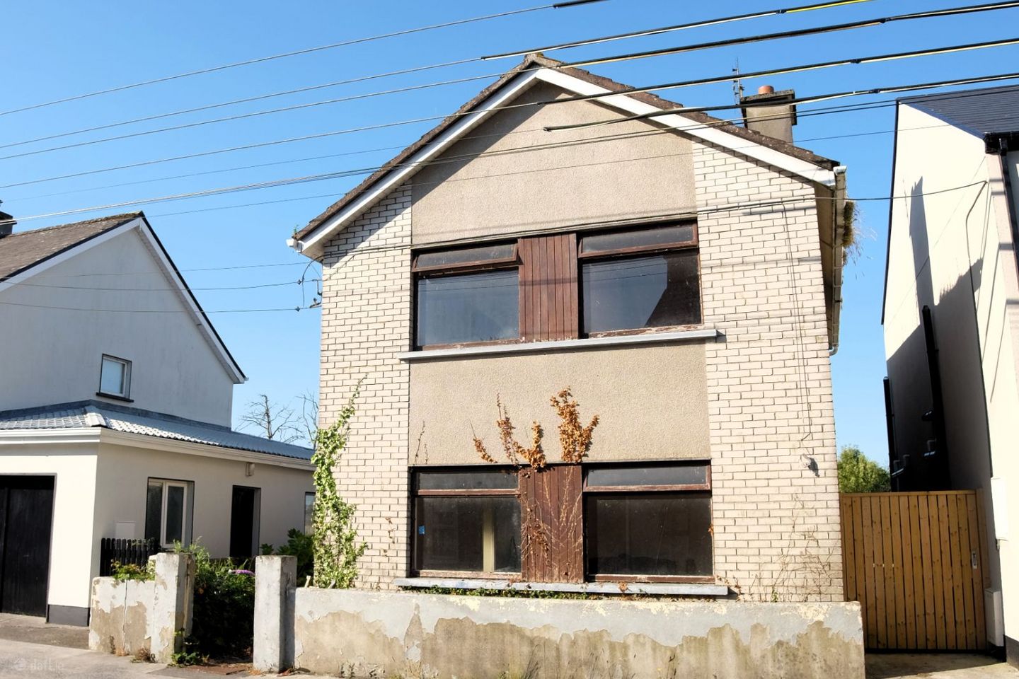 Cross Street, Loughrea, Co. Galway, H62NN66