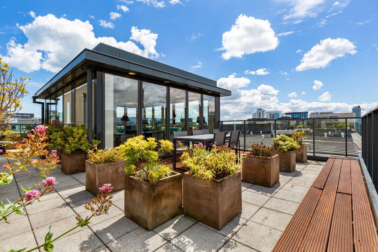 Apartment 20, Hanover Court, Dublin 2 D02KV84, Grand Canal Dock, Dublin 2, D02DW62