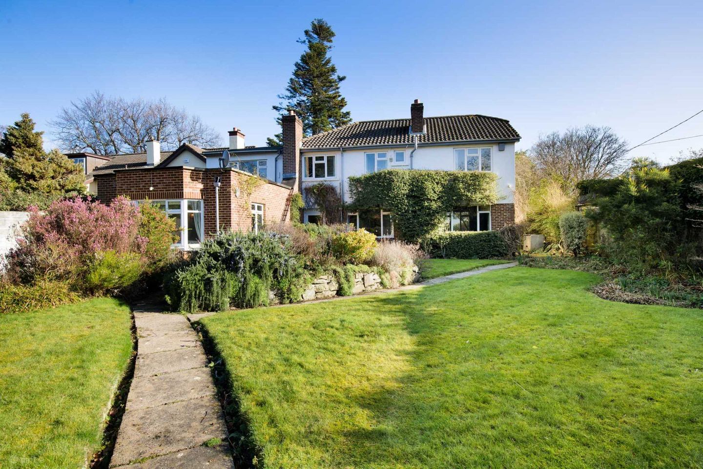 Woodley, 2 Eaton Brae, Shankill, Dublin 18