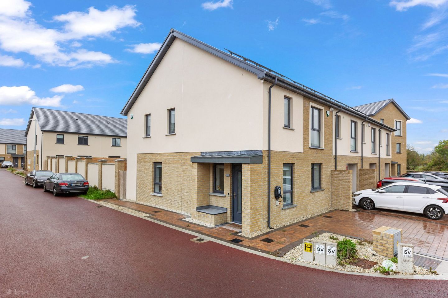 11 The Dales, Kilmartin Grove, Hollystown, Dublin 15, D15 W27A