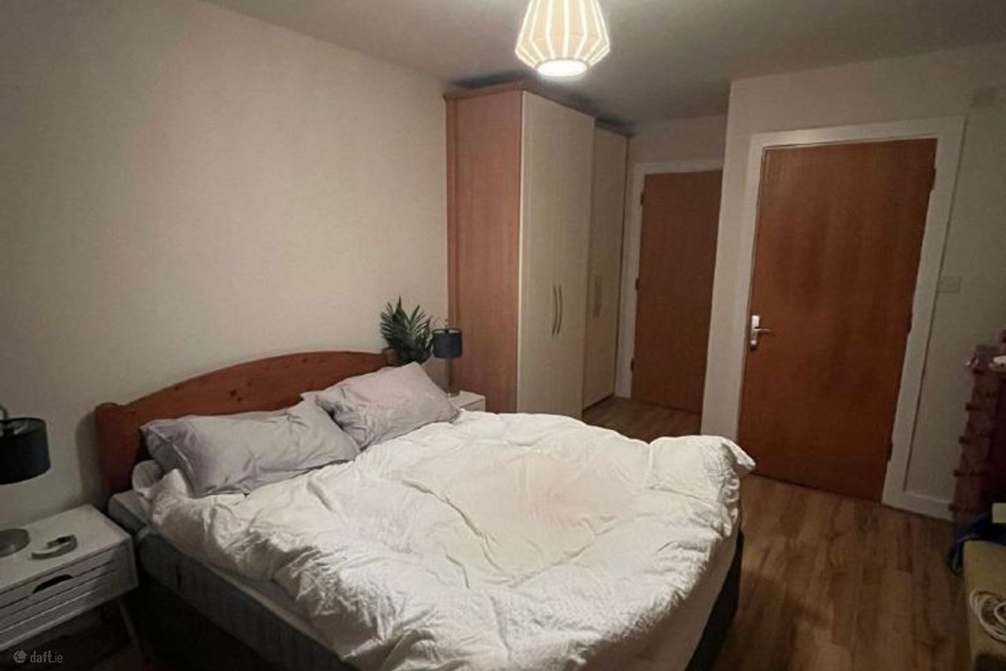 Dundrum Gate, Dundrum, Dublin 16