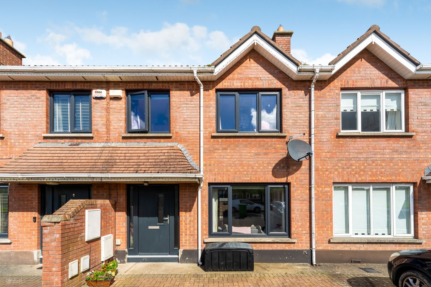 28 Broadfield Meadows