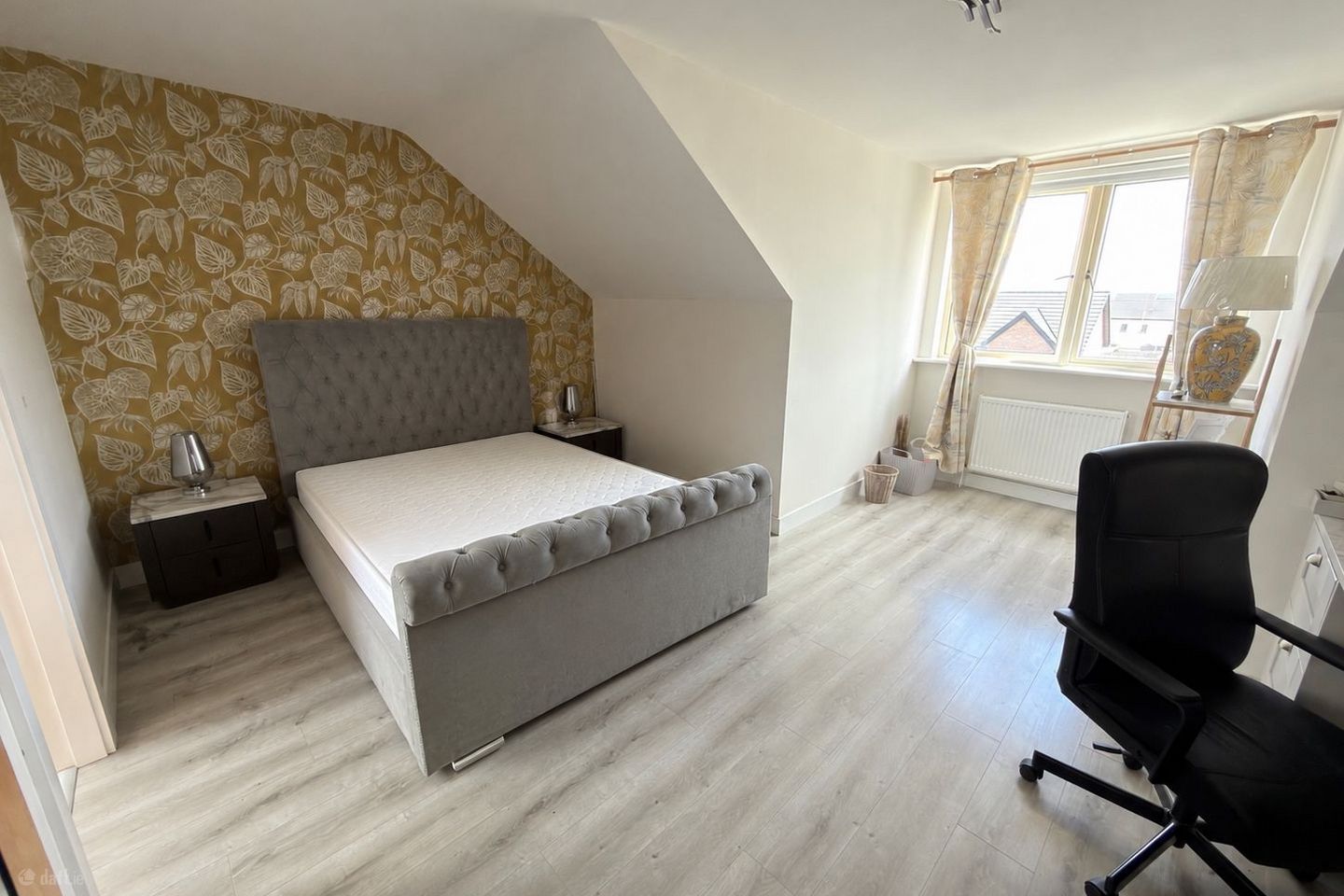 Stunning, Private Ensuite Attic Room with Dublin Mountain Views – Saggart, Citywest, Dublin 24