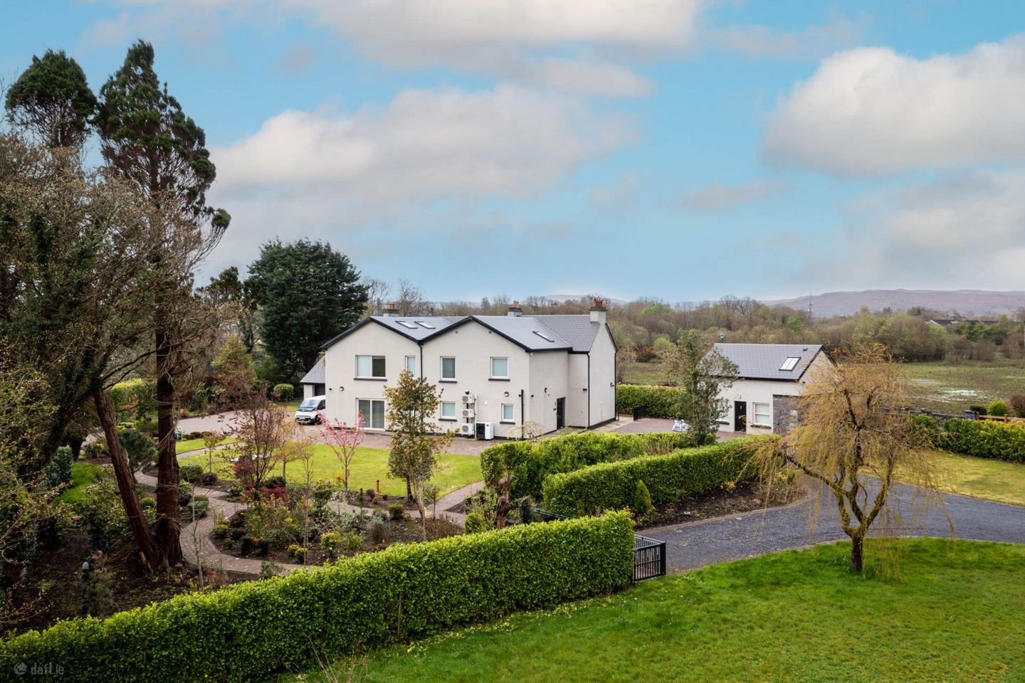 Scaraveen, Glann Road, Oughterard, Co. Galway, H91FK5V