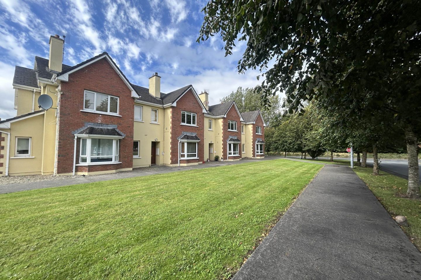 26 An Ghleann, Bruach Na Habhainn, Quin Road, Ennis, Co. Clare, V95T298