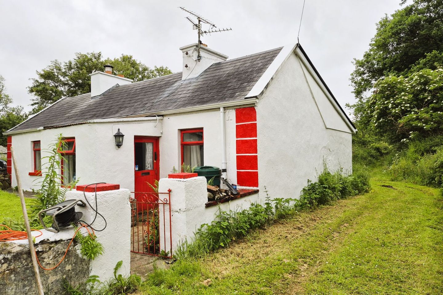 Dole Cottage, Barroe, Carracastle, Carracastle, Co. Mayo, F45V489