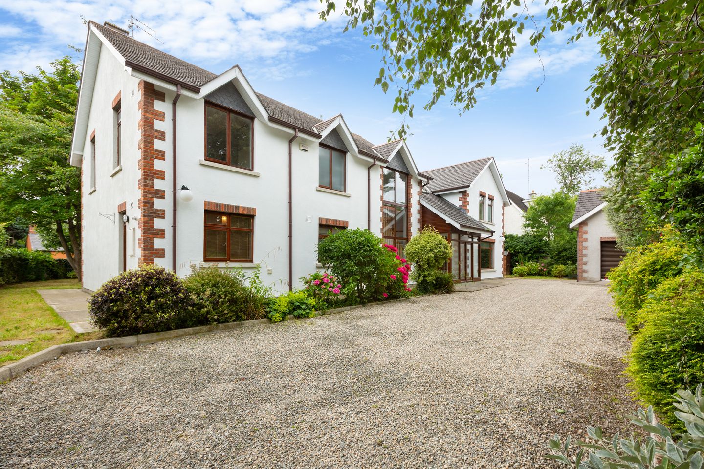 Pebblebrook, Old Connaught Avenue, A98RD74