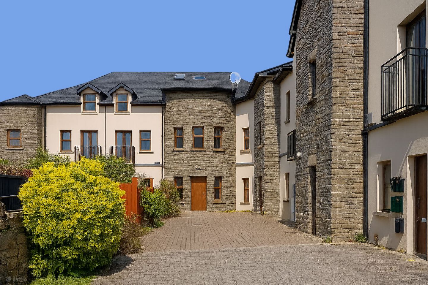 Apartment 3, The Archways, Bridge Street, Carrick-on-Shannon, Co. Leitrim, N41XH64