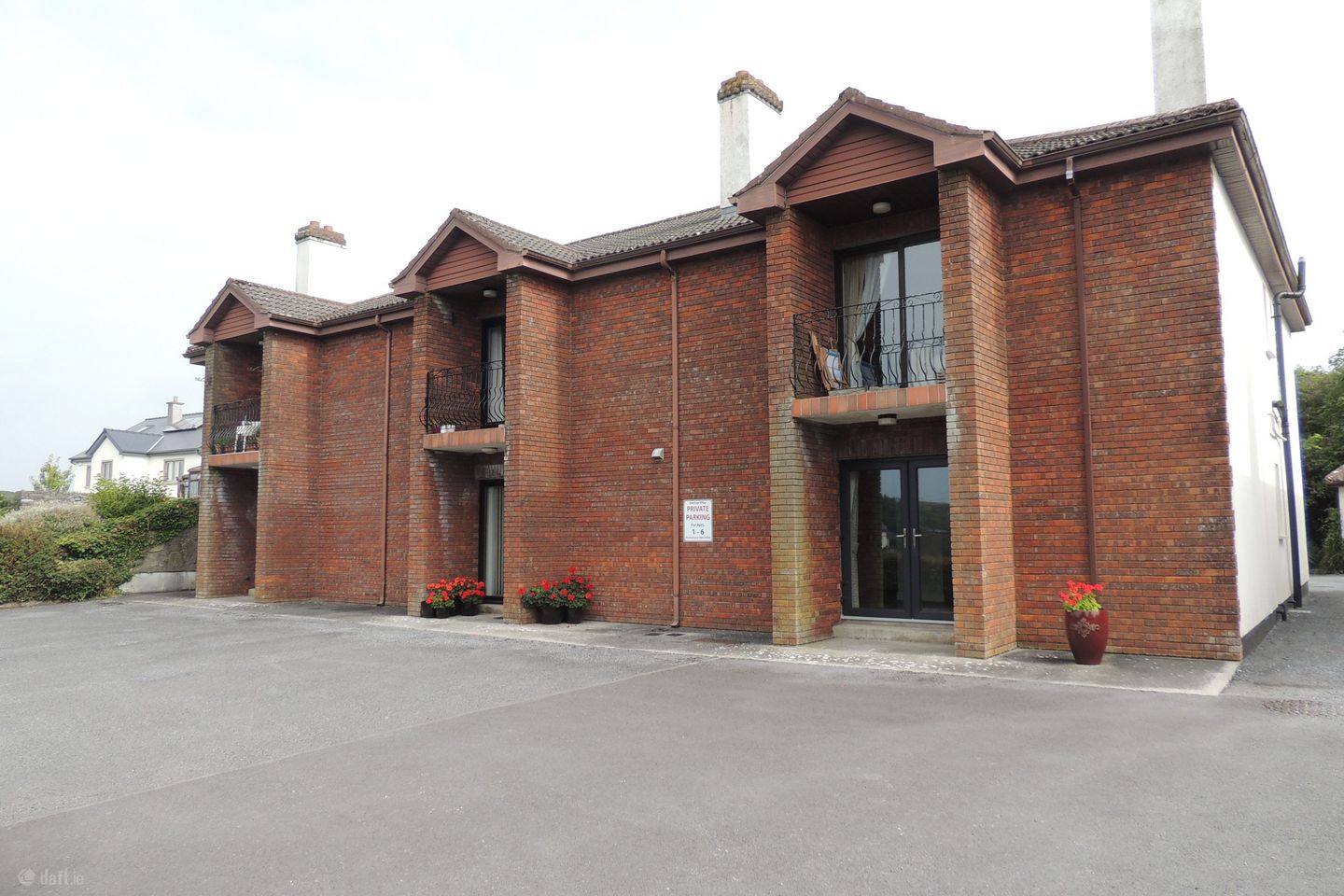 Apt 1 , Gentian Villas (UofG), Kingston, Co. Galway