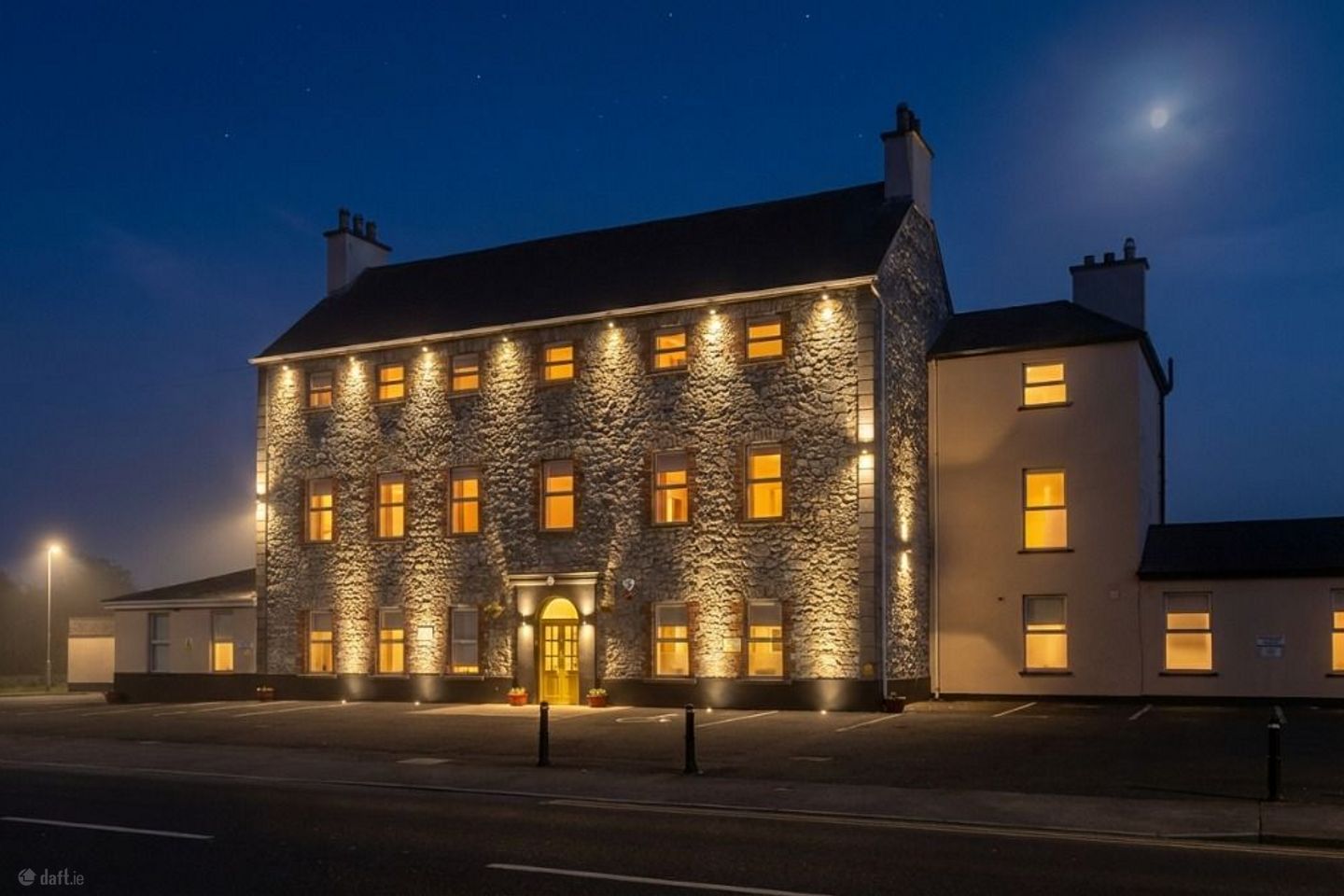 East End Hotel, Main Street, Portarlington, Co. Laois