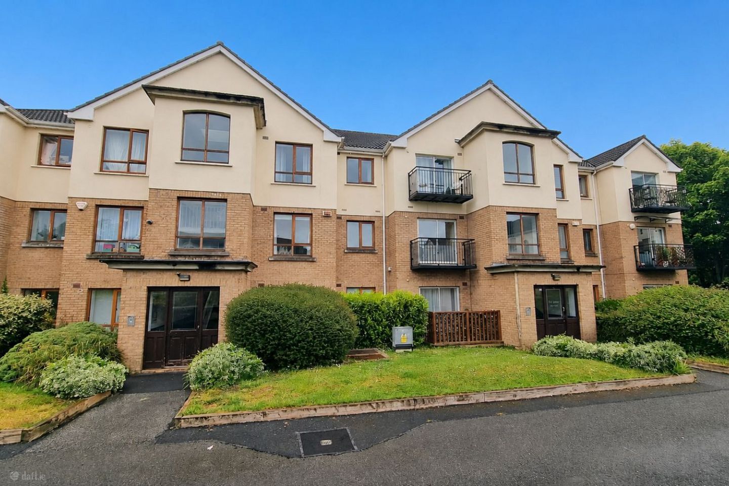 39 The Square, Larch Hill, Santry, Dublin 17, D17PF62