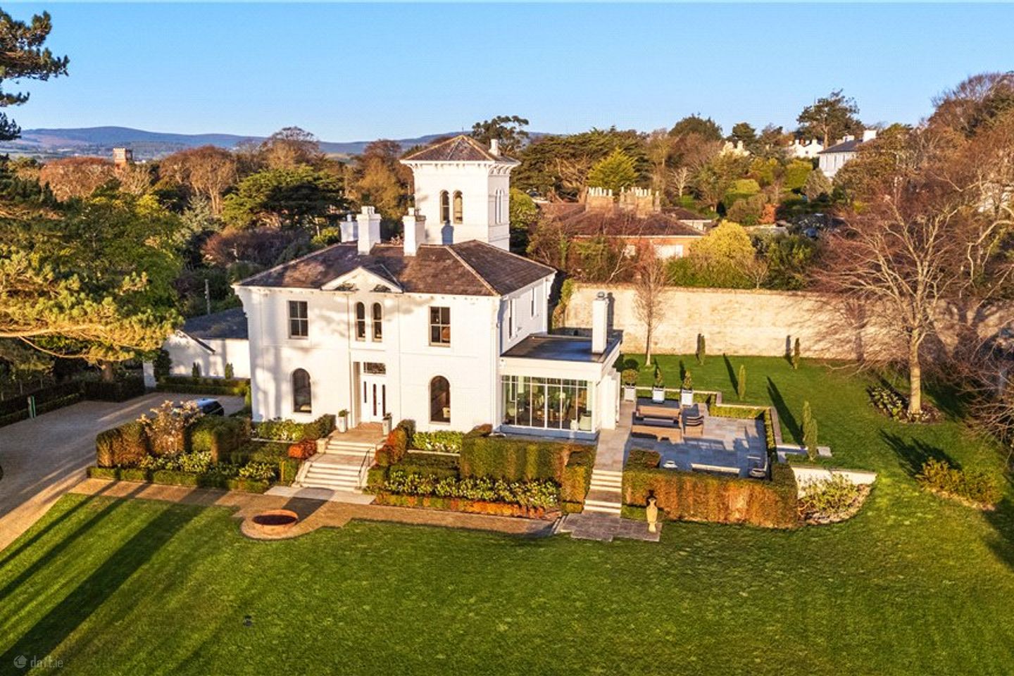 Mentone, Marino Avenue East, Killiney, Co. Dublin, A96FW42