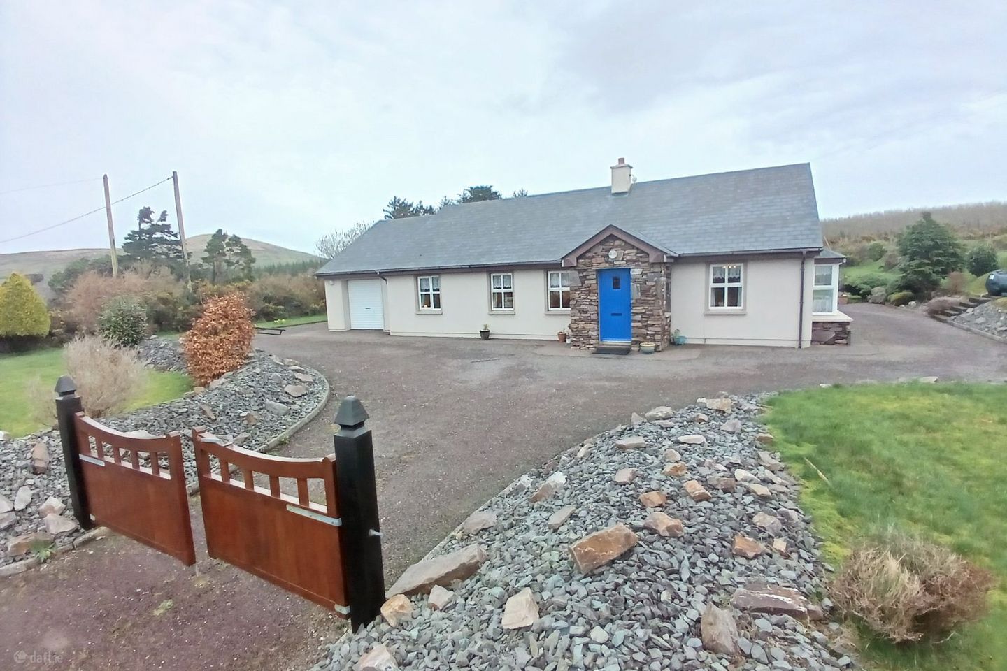 Kerry Chimes, Cloon, Emlaghmore, Cahersiveen, Co. Kerry, V23EC85