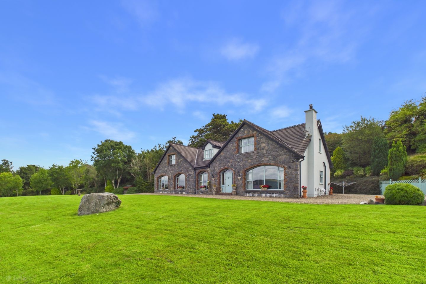 Derrycastle, Ballina, Co. Tipperary, V94VCF8