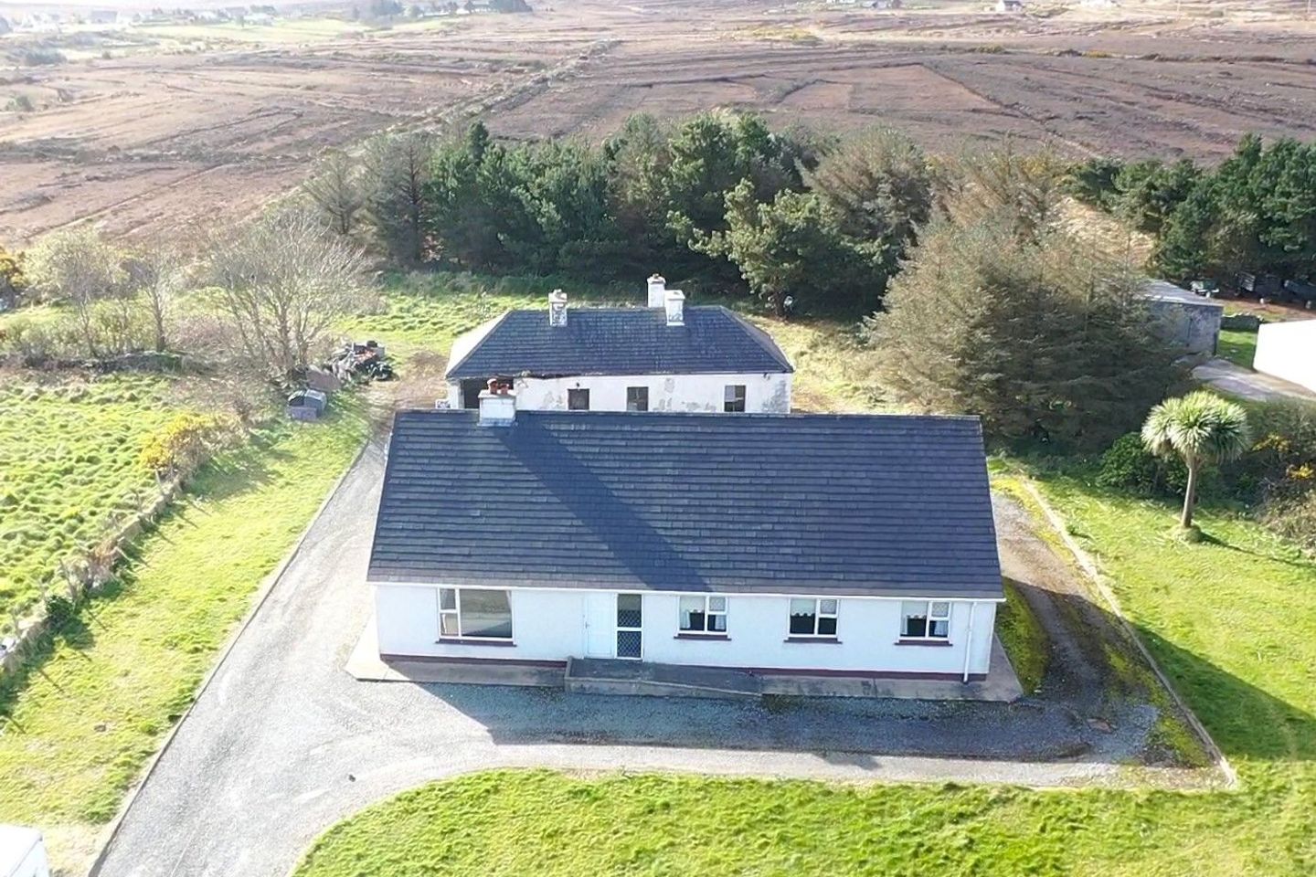 2 x Houses on c .4.5acres, Derryconnor, Gortahork, Co. Donegal, F92VY93