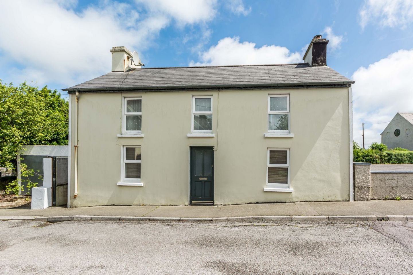 Chapel Lane, Ballydehob, Co. Cork, P81C527