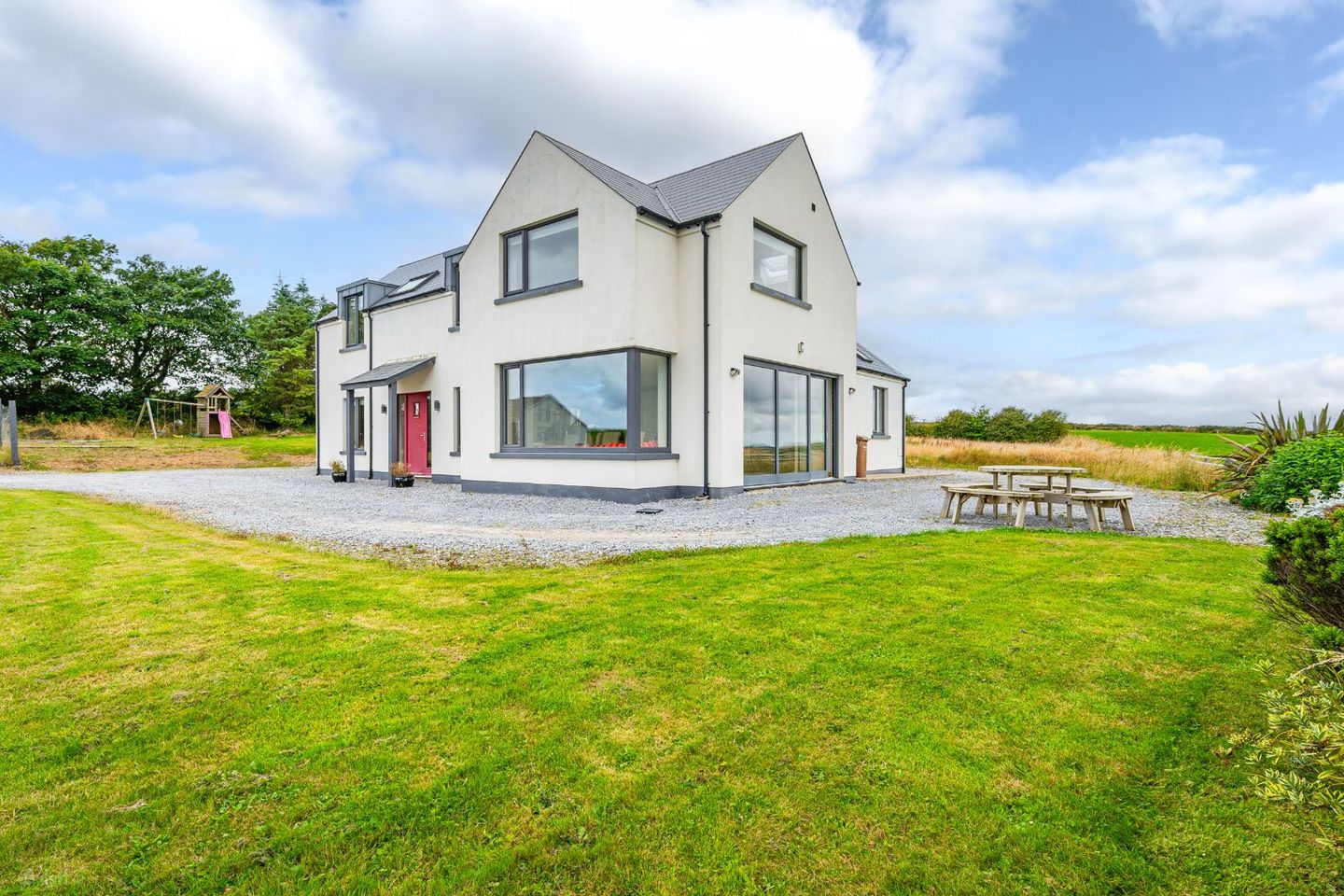 Reagrove, Minane Bridge, Co. Cork, P17X726