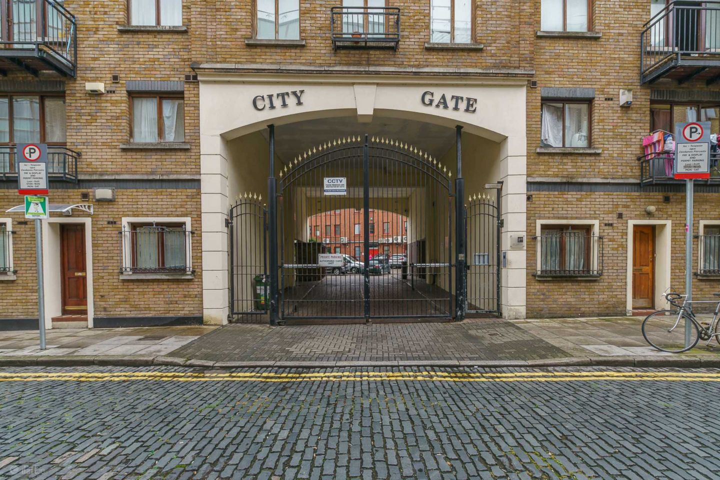 32 City Gate, St. Augustine`s Street, Dublin  8, Co. Dublin
