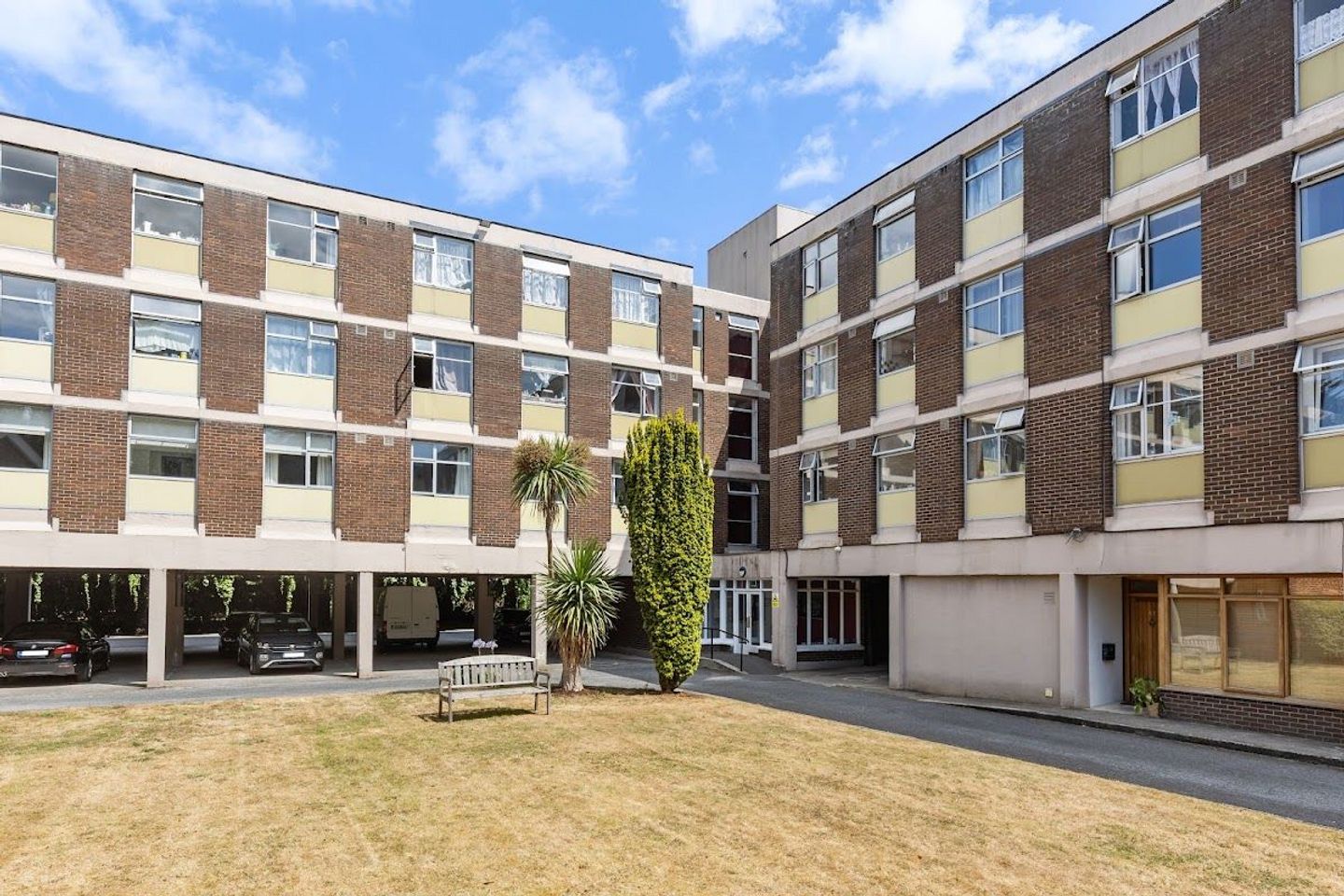 Apartment 74, Cranford Court, Stillorgan Road, Donnybrook, Dublin 4, D04XW53