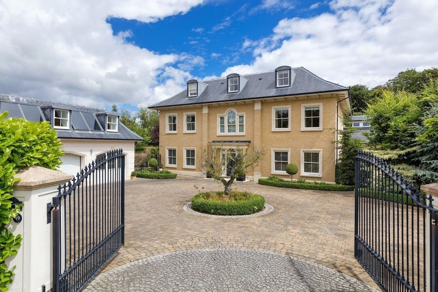 49 Abington, Malahide, Co. Dublin