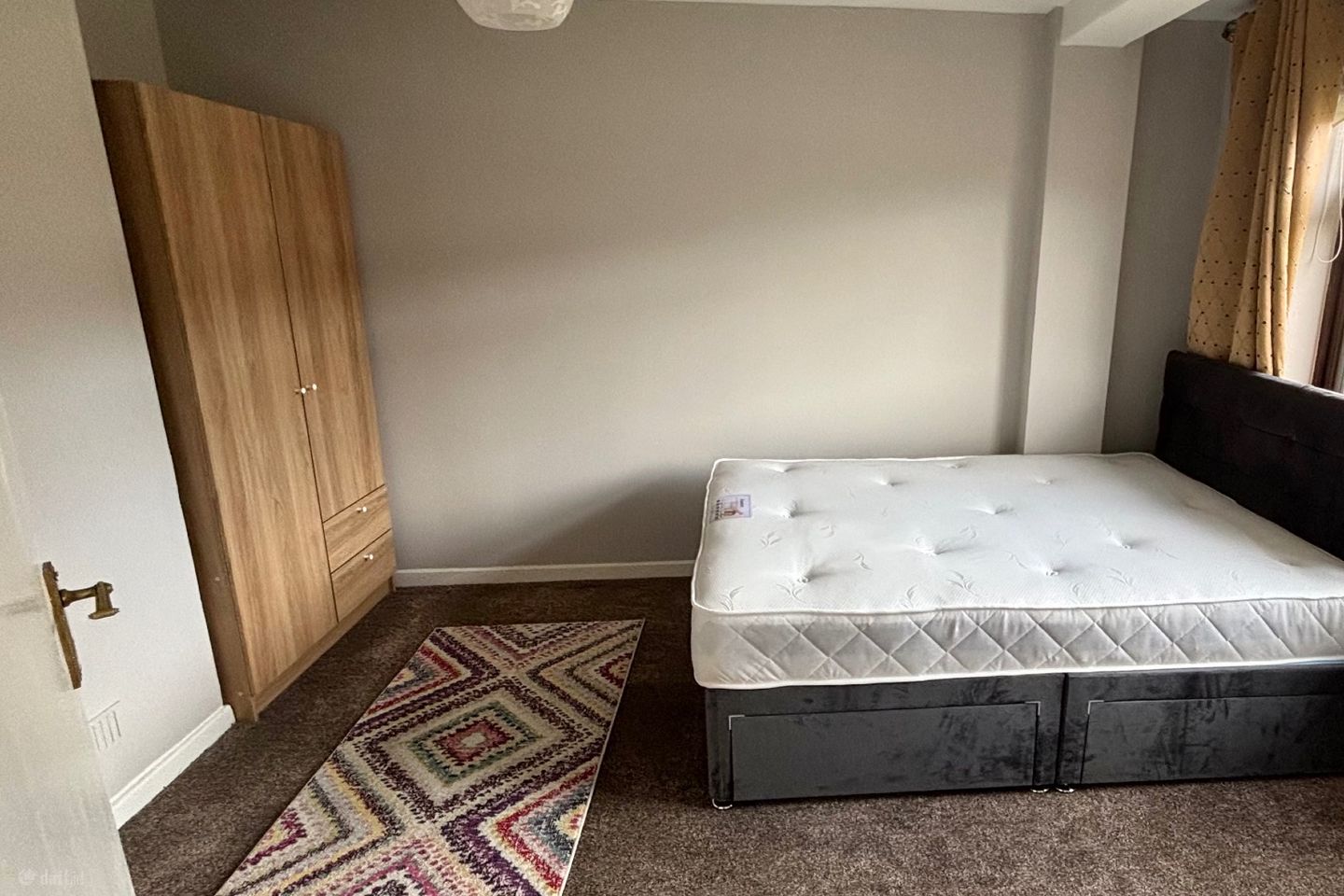 (Double Room) in Cloverhill, Ballyfermot, Dublin 10