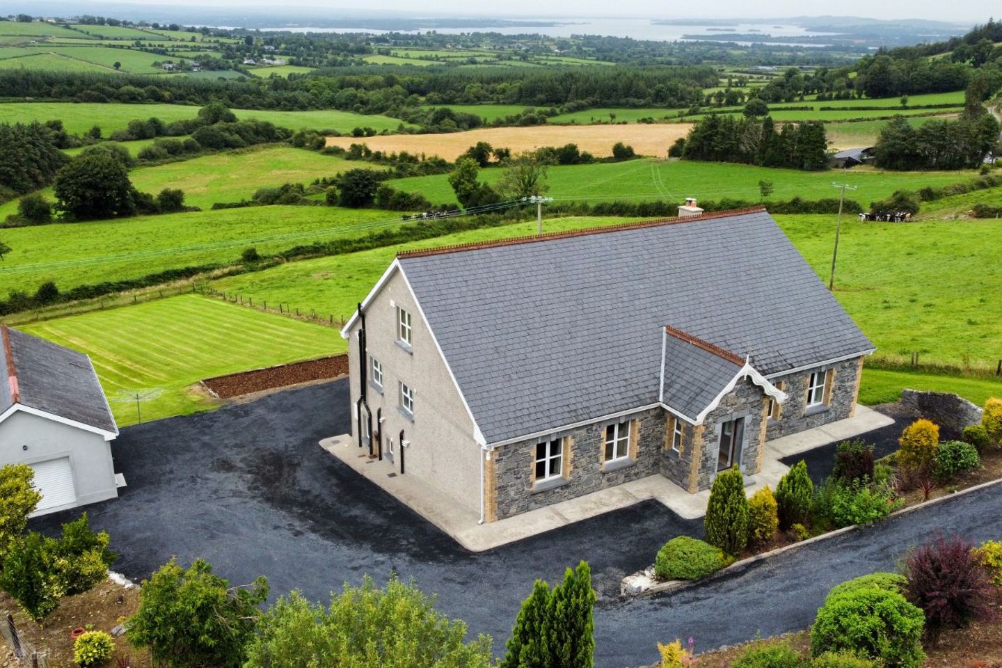Derg View Lackamore, Portroe, Nenagh, Co. Tipperary, E45C954