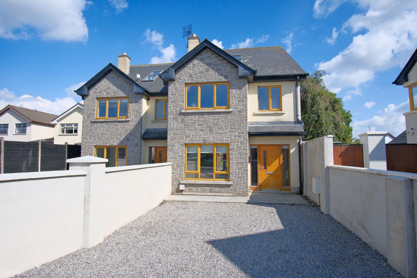 2 Highfield Mews, Ballymakenny Road, Drogheda, Co. Louth, A92KV5W