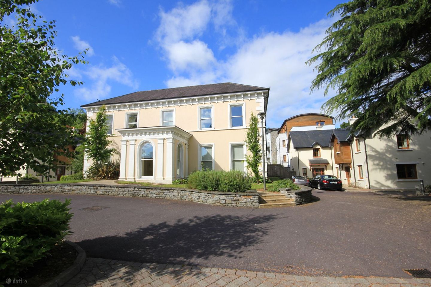 4 Douglas House, Maryborough Hill, Rochestown, Co. Cork