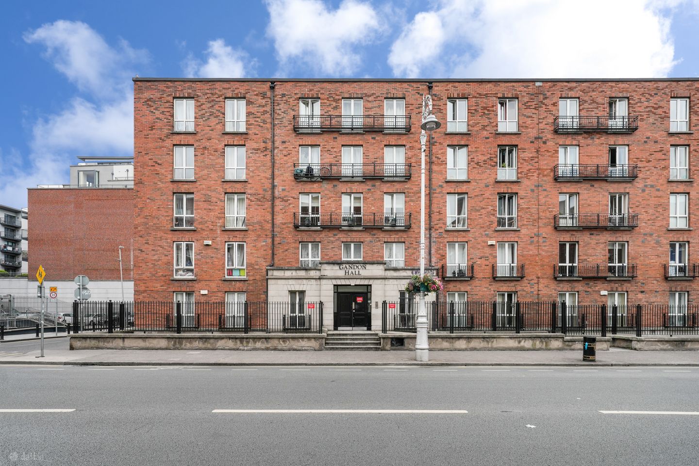 75 Gandon Hall, Gardiner Street, Dublin 1