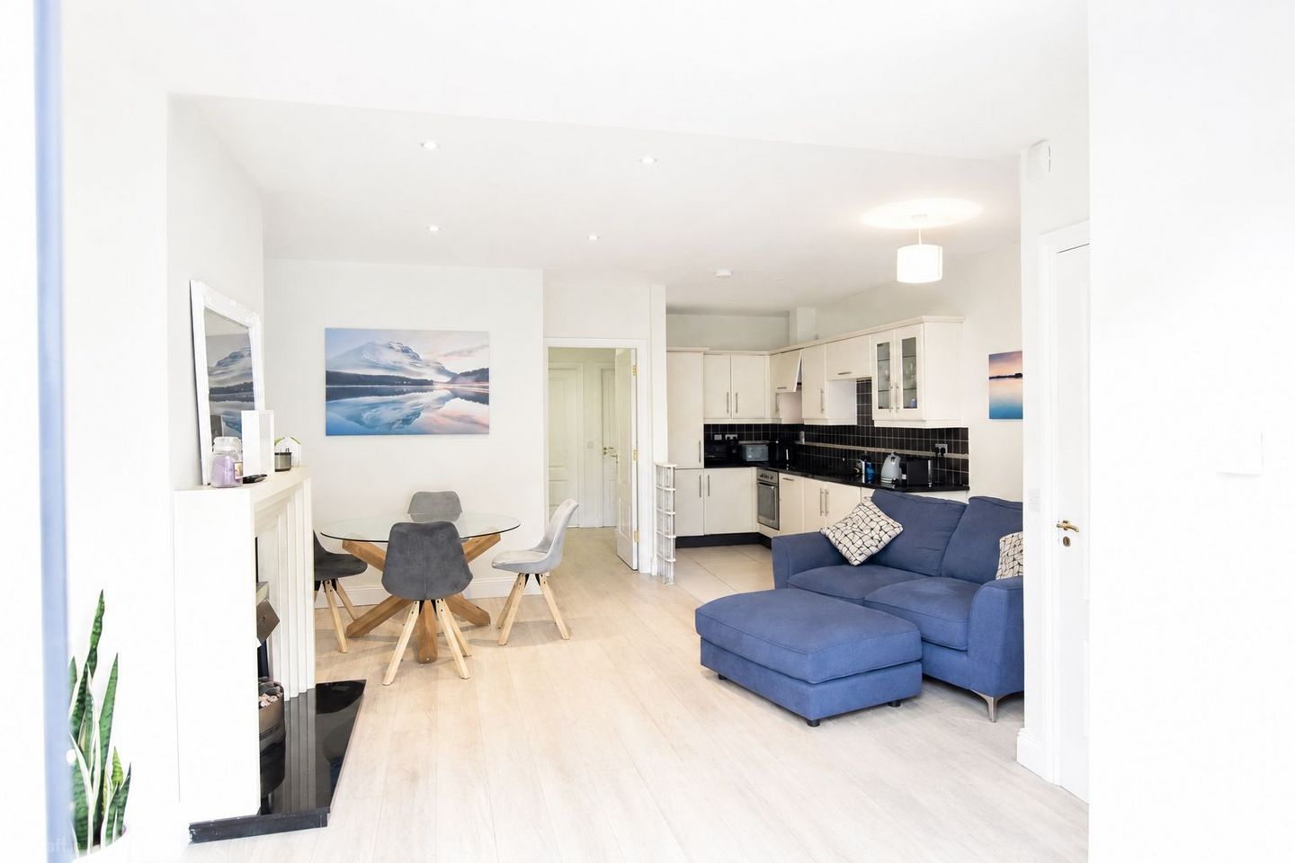 17 The Crescent, Harbour Heights, Passage West, Co. Cork, T12KX06