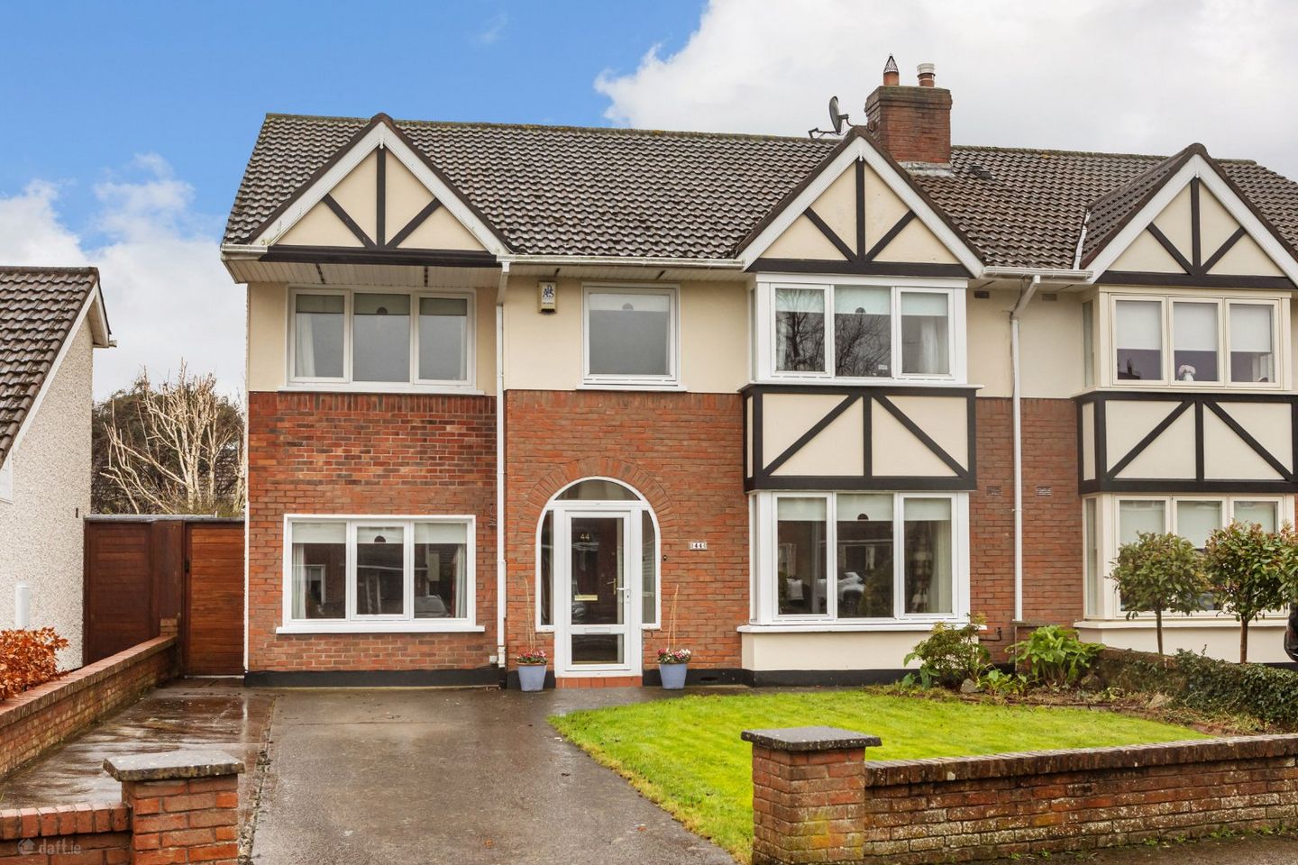 44 Glencairn Rise, The Gallops, Leopardstown, Dublin 18, D18K2E0