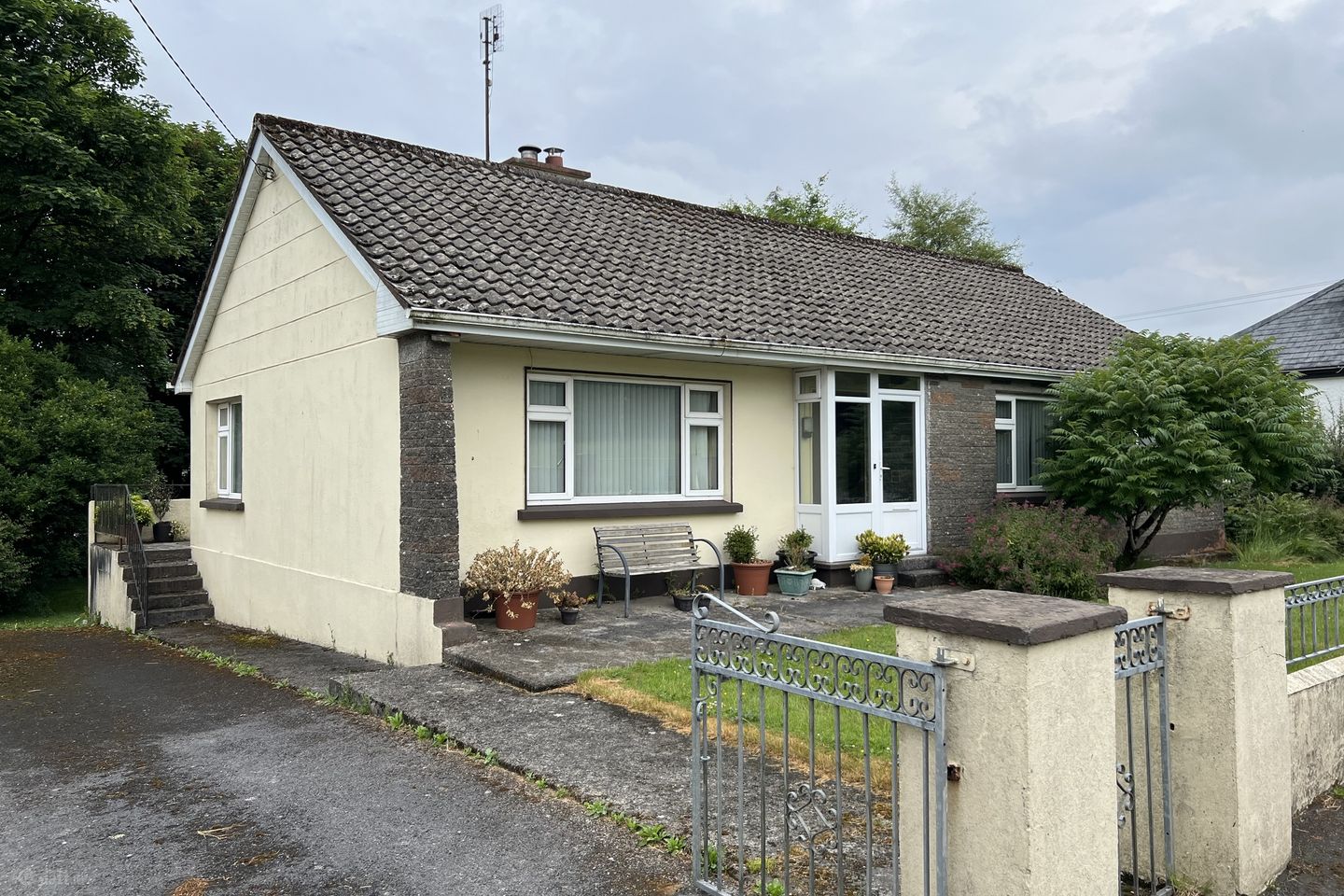 Knock Road, Ballyhaunis, Co. Mayo, F35YV56