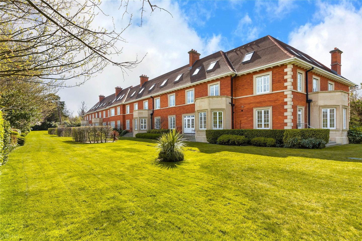 17 Hollybrook, Foxrock, Dublin 18, D18XF74