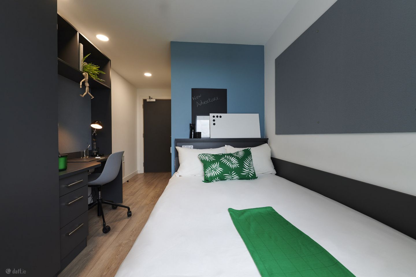 Gold Ensuite- 41 weeks, Beckett House, 123 Summerhill, Dublin 1