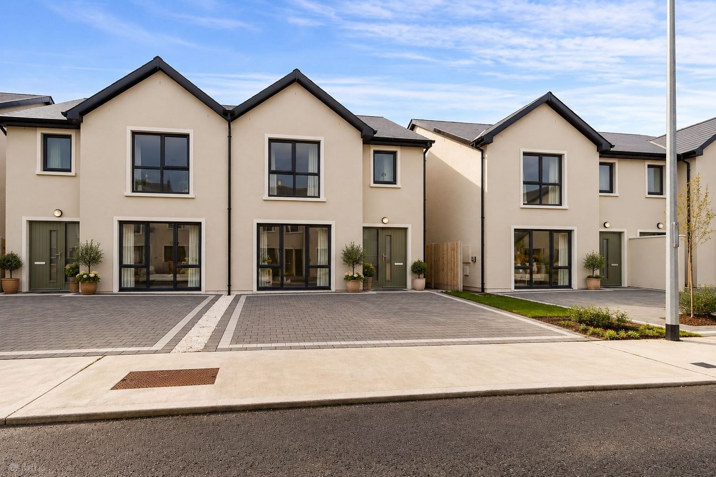 3 Bed Semi-Detached, Bruach Abhainn, Mogeely, Co. Cork