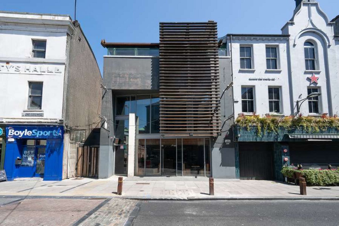 Former Captain Americas, Upper floors 5 South Main Street, Cork City, Cork