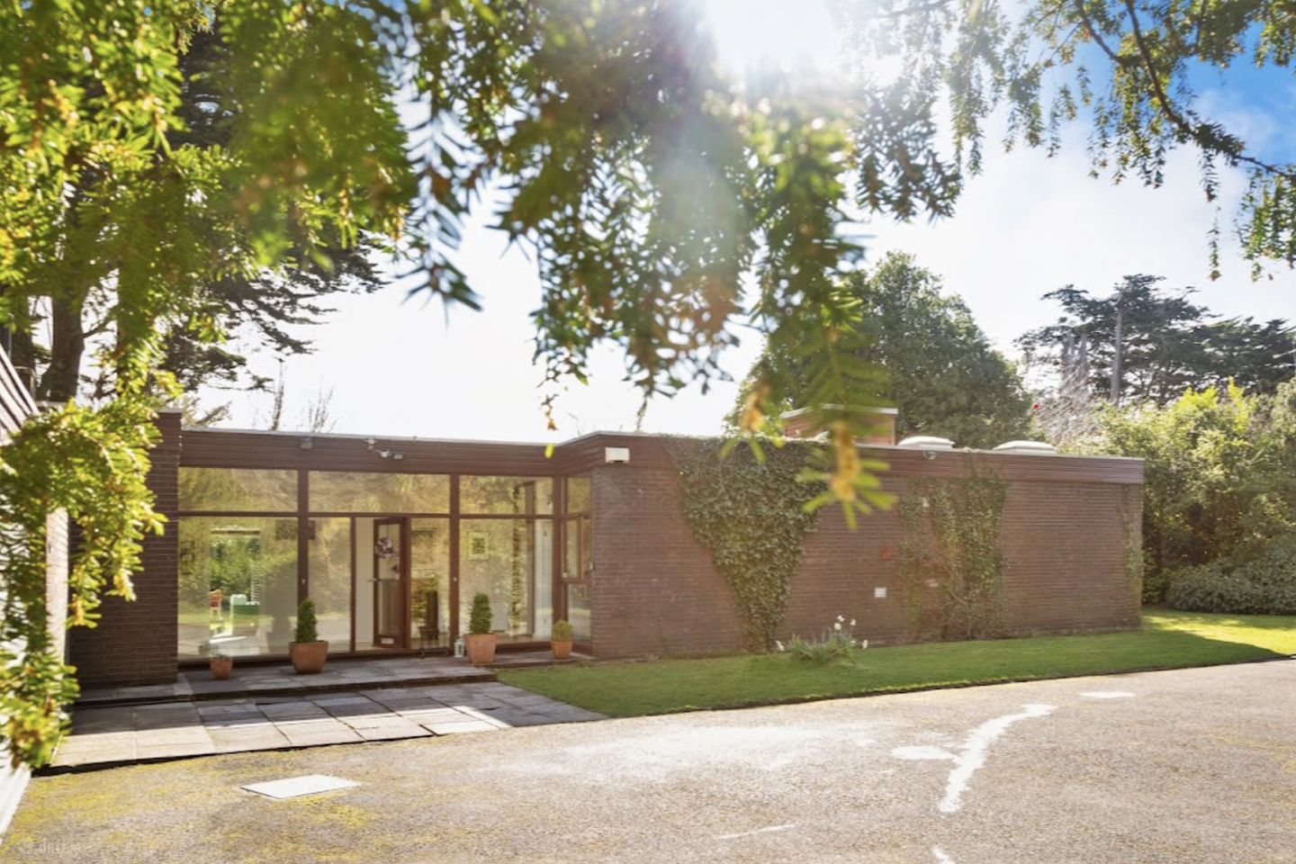 16 Kilteragh Pines, Westminster Road, Foxrock, Dublin 18, D18E9K5