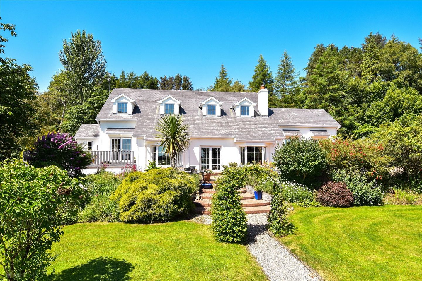 Rinneroon, Glann Road, Oughterard, Co. Galway, H91K2XR