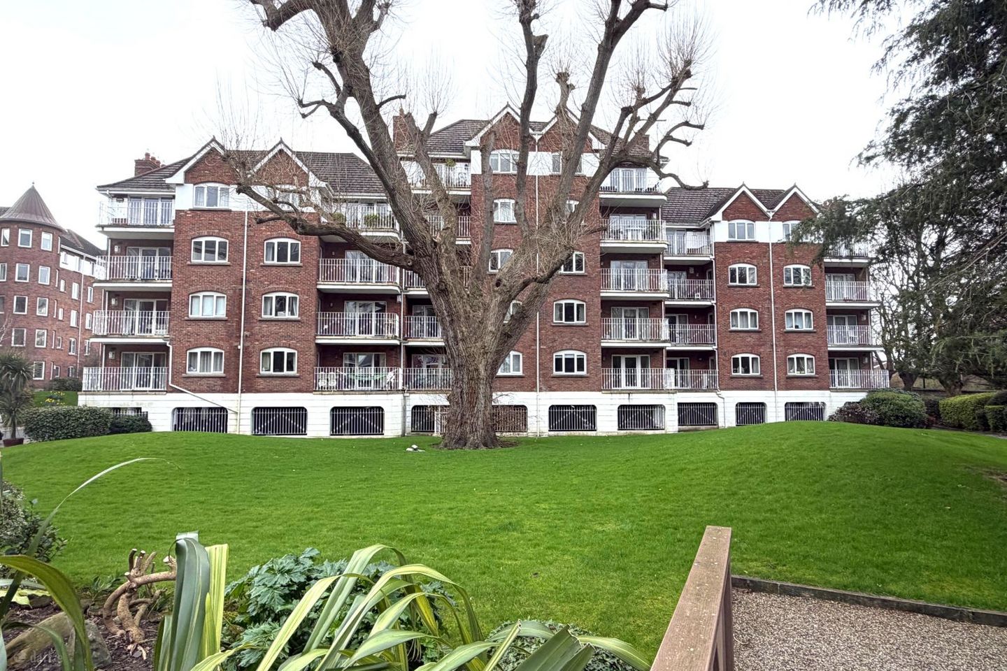 The Sweepstakes, Ballsbridge Park, Ballsbridge, Dublin 4